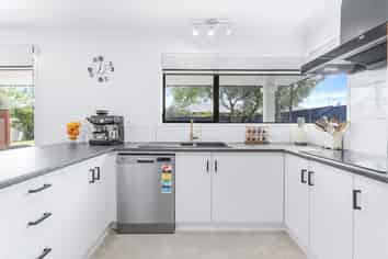 16 Aria Court, Fairview Downs