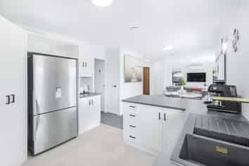 16 Aria Court, Fairview Downs