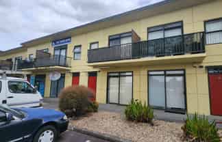 Live and work unit in East Tamaki