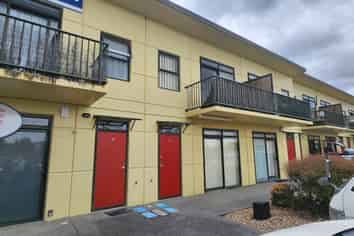 Live and work unit in East Tamaki