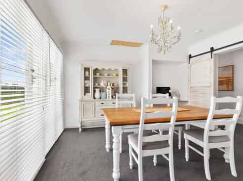 75 Heights Road, Shannon