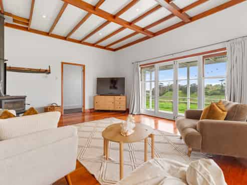 75 Heights Road, Shannon