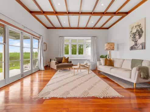 75 Heights Road, Shannon