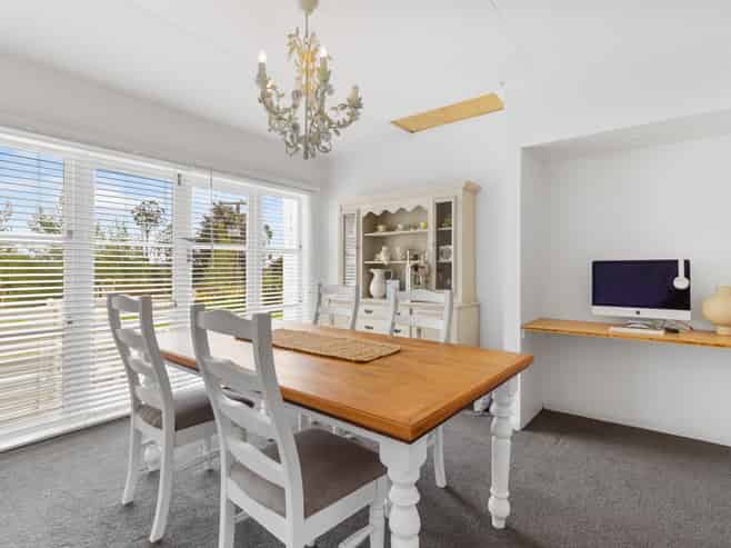 75 Heights Road, Shannon