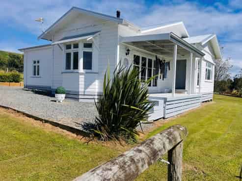 75 Heights Road, Shannon