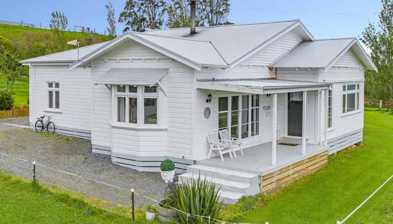 75 Heights Road, Shannon