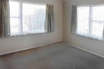 1/3 Merton Crescent, Pirimai