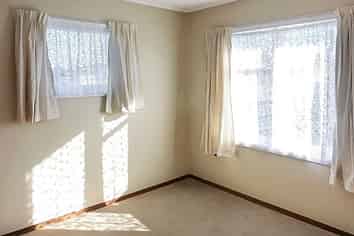 1/3 Merton Crescent, Pirimai