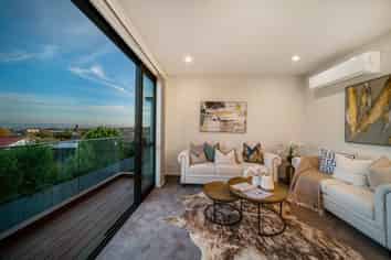 6D Tiroroa Avenue, Te Atatu South