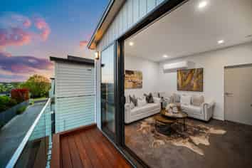 6D Tiroroa Avenue, Te Atatu South