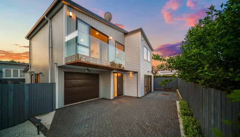 6D Tiroroa Avenue, Te Atatu South