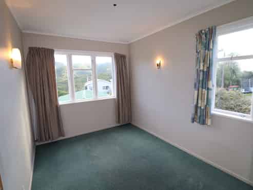 1B Clinton Way, Kingston