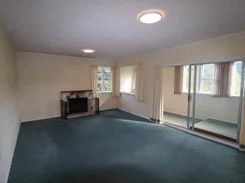 1B Clinton Way, Kingston