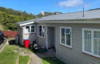 1B Clinton Way, Kingston