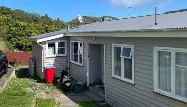 1B Clinton Way, Kingston