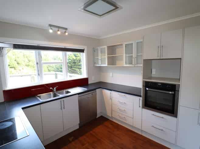 1B Clinton Way, Kingston