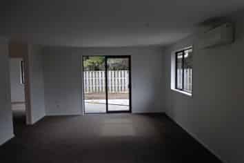 2/206 Te Kowhai Road, Burbush