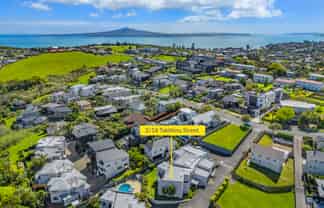 2/18 Takitimu Street, Orakei