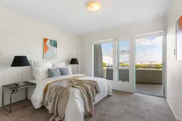 2/18 Takitimu Street, Orakei