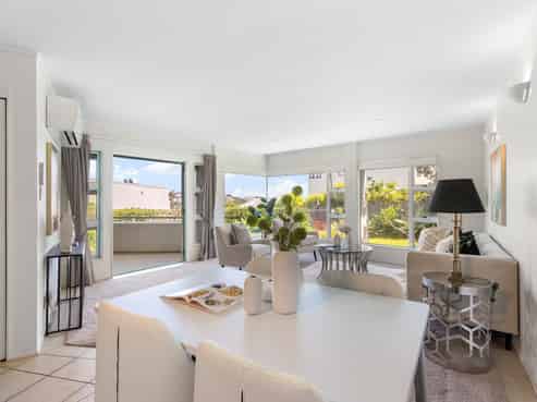 2/18 Takitimu Street, Orakei