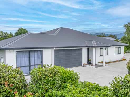 5 Camellia Lane, Carterton