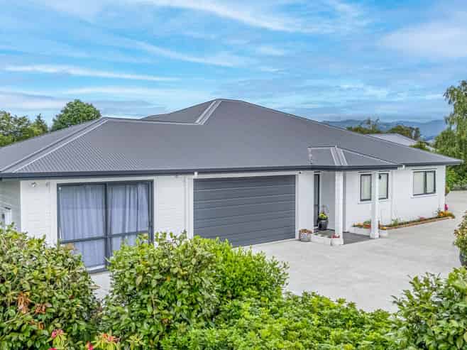 5 Camellia Lane, Carterton