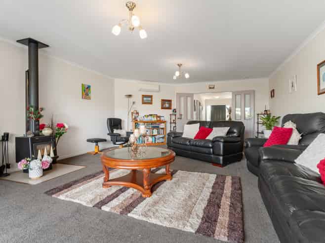 5 Camellia Lane, Carterton