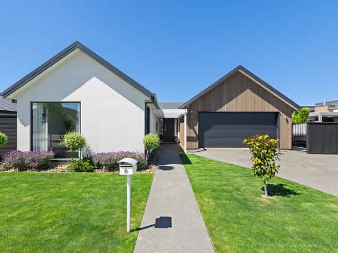 6 Whitehall Drive, Springlands