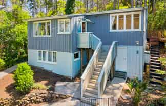 8 Arama Avenue, Titirangi