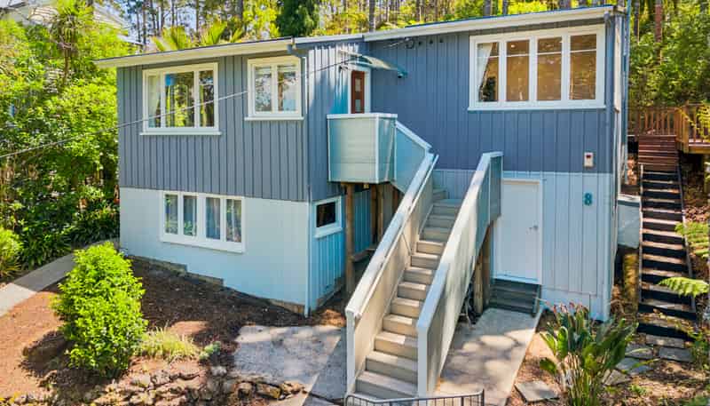 8 Arama Avenue, Titirangi