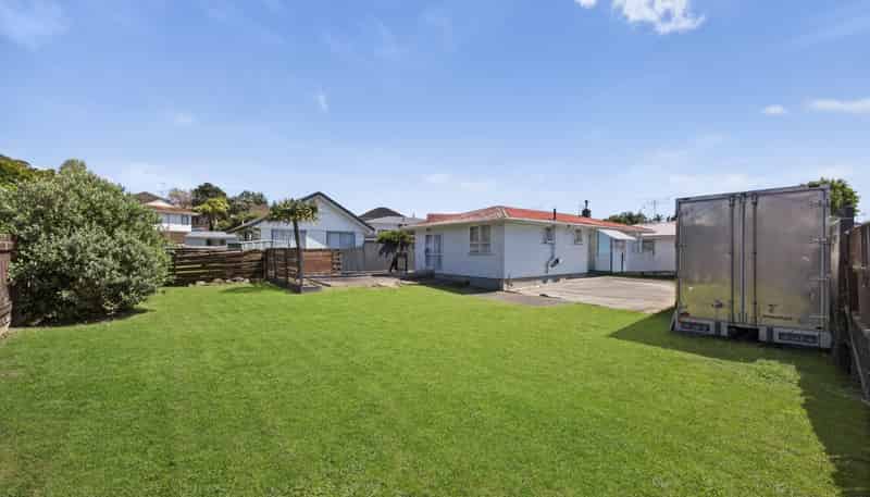 1/47 & 2/4 Larne Avenue, Pakuranga Heights