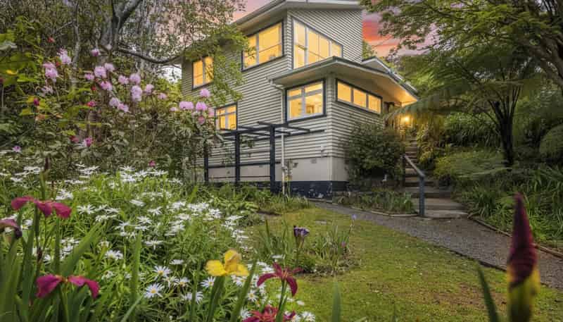 6 Muri Road, Pukerua Bay