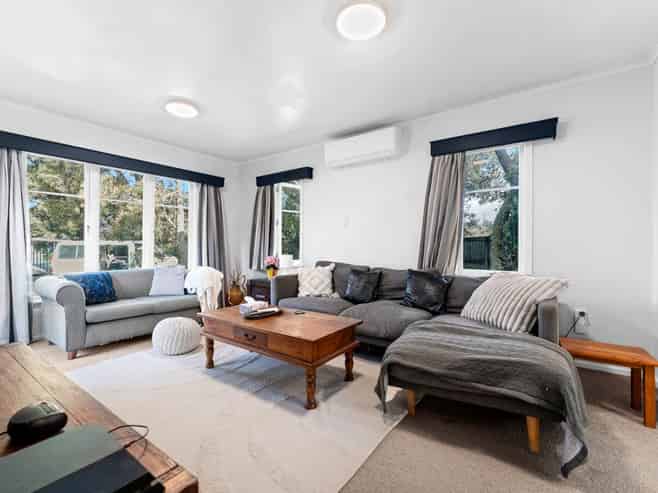 53 Henderson Valley Road, Henderson