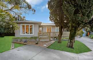 53 Henderson Valley Road, Henderson