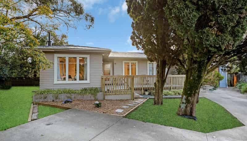 53 Henderson Valley Road, Henderson