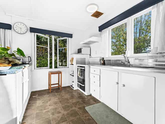 53 Henderson Valley Road, Henderson