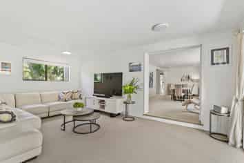 16 Dey Street, Mangawhai Heads