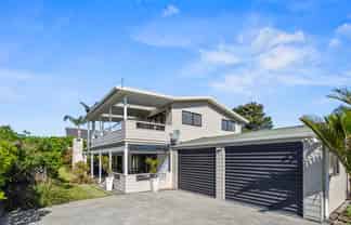 16 Dey Street, Mangawhai Heads