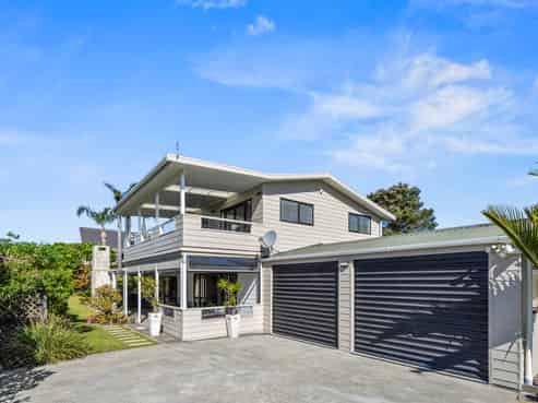 16 Dey Street, Mangawhai Heads