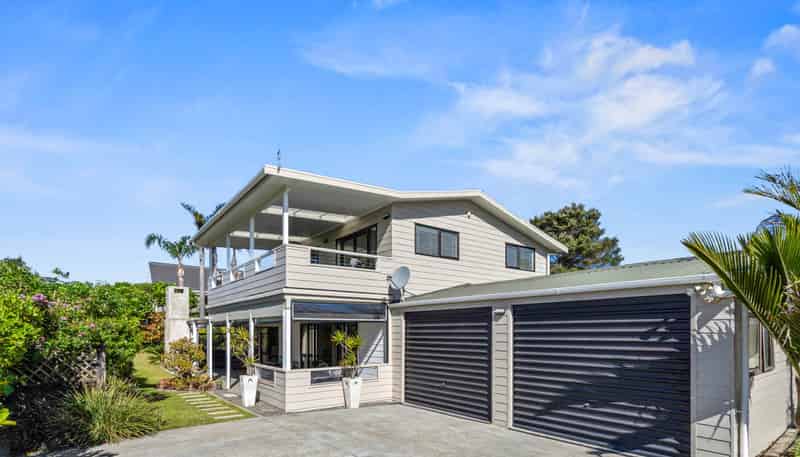 16 Dey Street, Mangawhai Heads