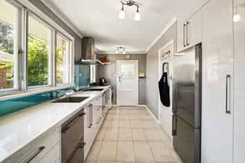 35 Gresham Street, Tainui