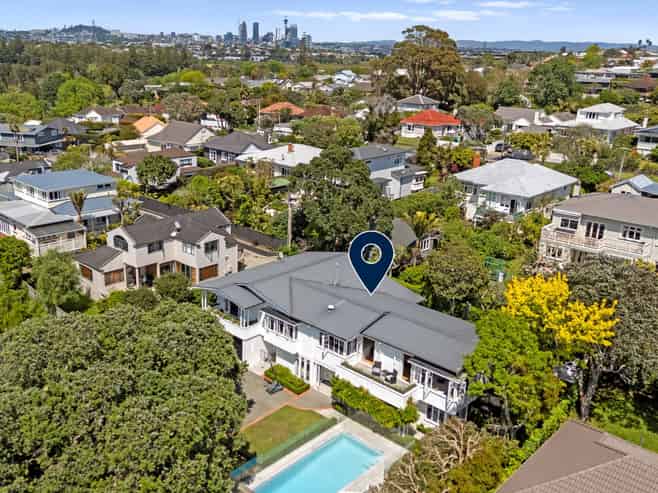 14 Handley Avenue, Devonport