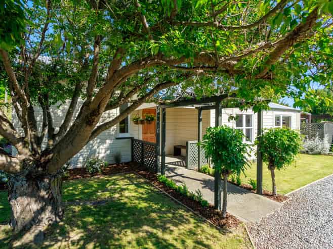 37 Dillons Point Road, Islington