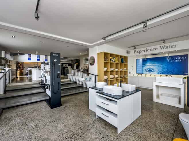 Grafton showroom/office in strategic location