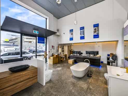 Grafton showroom/office in strategic location
