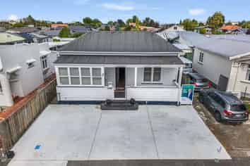 208 Lyndon Road West, Hastings