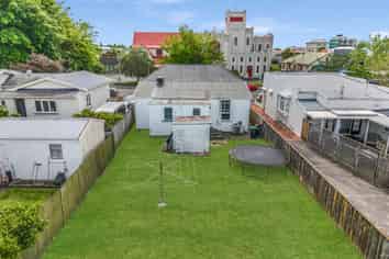 208 Lyndon Road West, Hastings