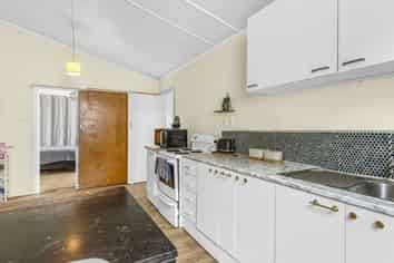 208 Lyndon Road West, Hastings