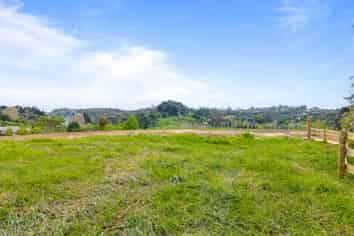 15 Elmore Road, Paremoremo