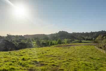 15 Elmore Road, Paremoremo